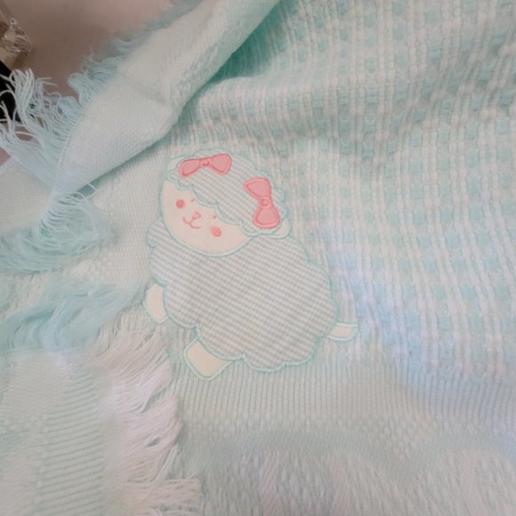 Vintage Baby Kisses Acrylic Made in Japan Baby Blanket Fringe Sheep Lamb Check - Picture 1 of 16